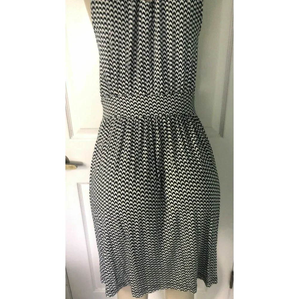 A New Approach Dress Black And White Patterned Dress - Picture 9 of 9